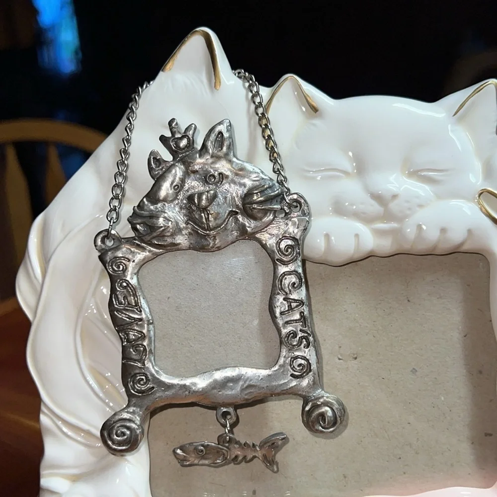 Vintage Cream and Gold Sleeping  Cats Picture Frame BONUS frame ( 2 )